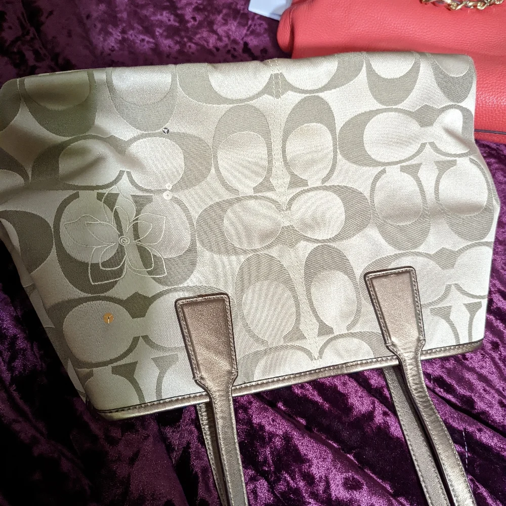 3 pocket coach purse - Picture 5 of 12